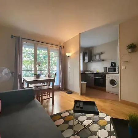 S10 Shopping Center Apartment Serris