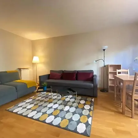 Apartment S10 Shopping Center *